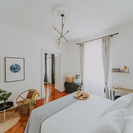 Alloro Boutique